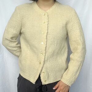 Vintage acrylic cream sweater fits small/medium
